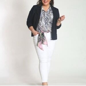 CAbi Venture Blue / White Polyester Sleeveless Blouse Size M Style 5531